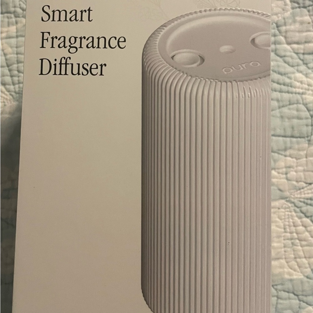 Pura Plus
Smart home fragrance diffuser with 2 refills
